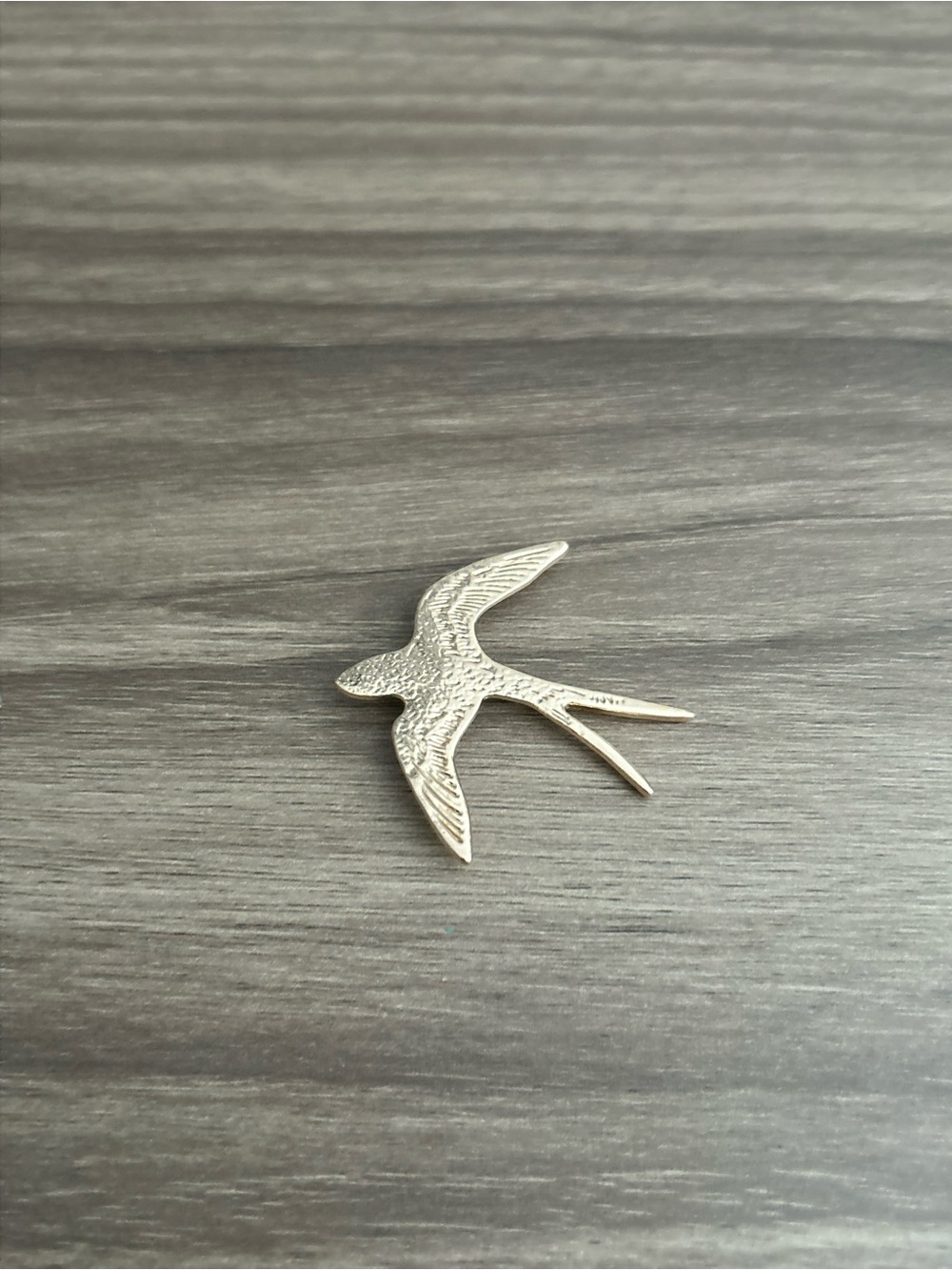 Bird brooch Q1320